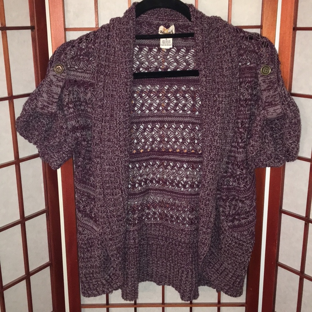 Short sleeve sweater shawl
